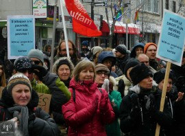 Rassemblement à Montréal contre le projet de loi 70