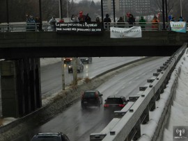 Aux extrémitées du pont Papineau