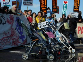 Femmes pour le Climat et la Vie : Mur de femmes contre les oléoducs et les sables bitumineux